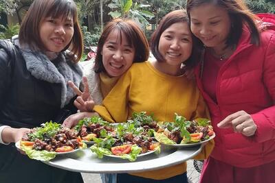 Trường Tiểu học Dương Quang tưng bừng tổ chức hội thi nấu ăn nhân ngày 8-3.